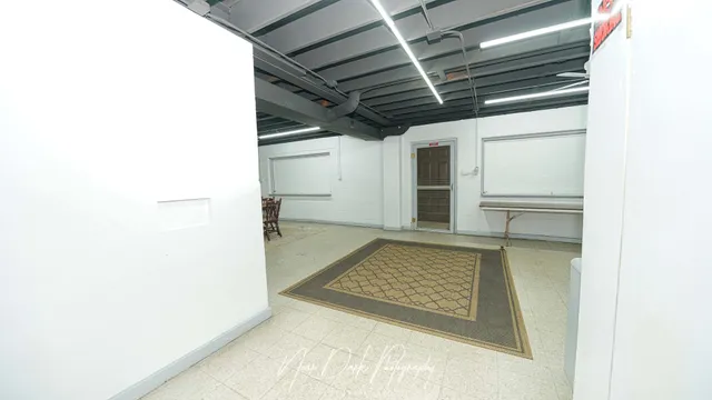 a view of utility room