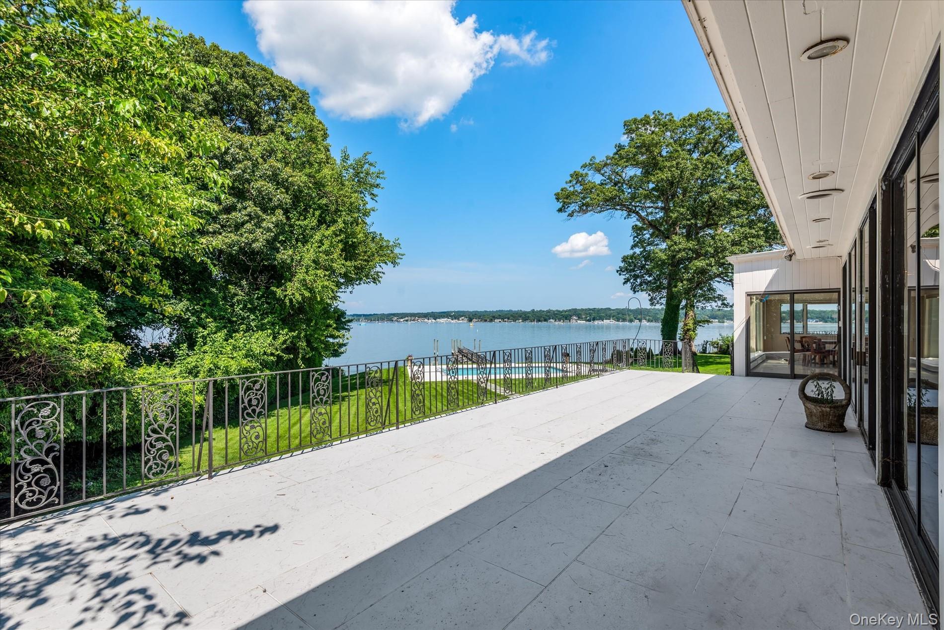 512 East Shore Road Great Neck, NY 11024 - Photo 34 of 46