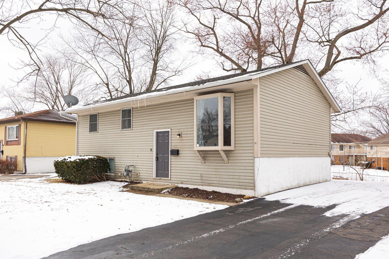 1881 Woodcrest Road Columbus, OH 43232 - Photo 38 of 45 26