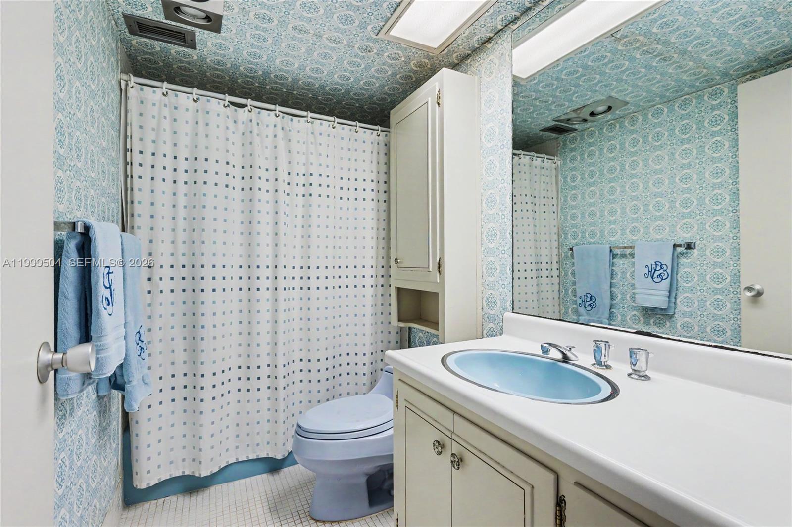 1200 South Ocean Boulevard, Unit 8A Boca Raton, FL 33432 - Photo 30 of 64 2ND BATHROOM