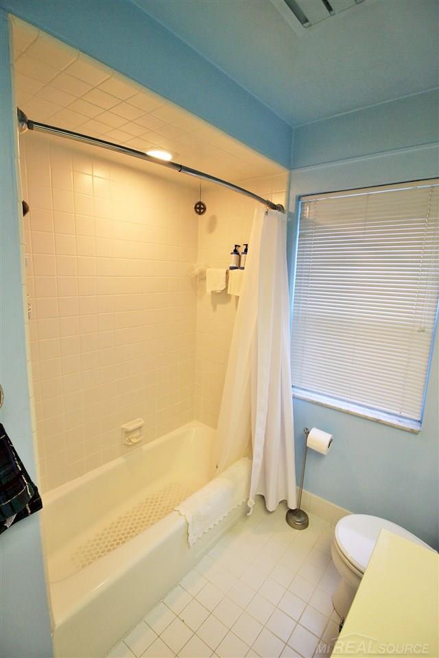 735 Harcourt Road, Unit 737 Grosse Pointe Park, MI 48230 - Photo 49 of 55