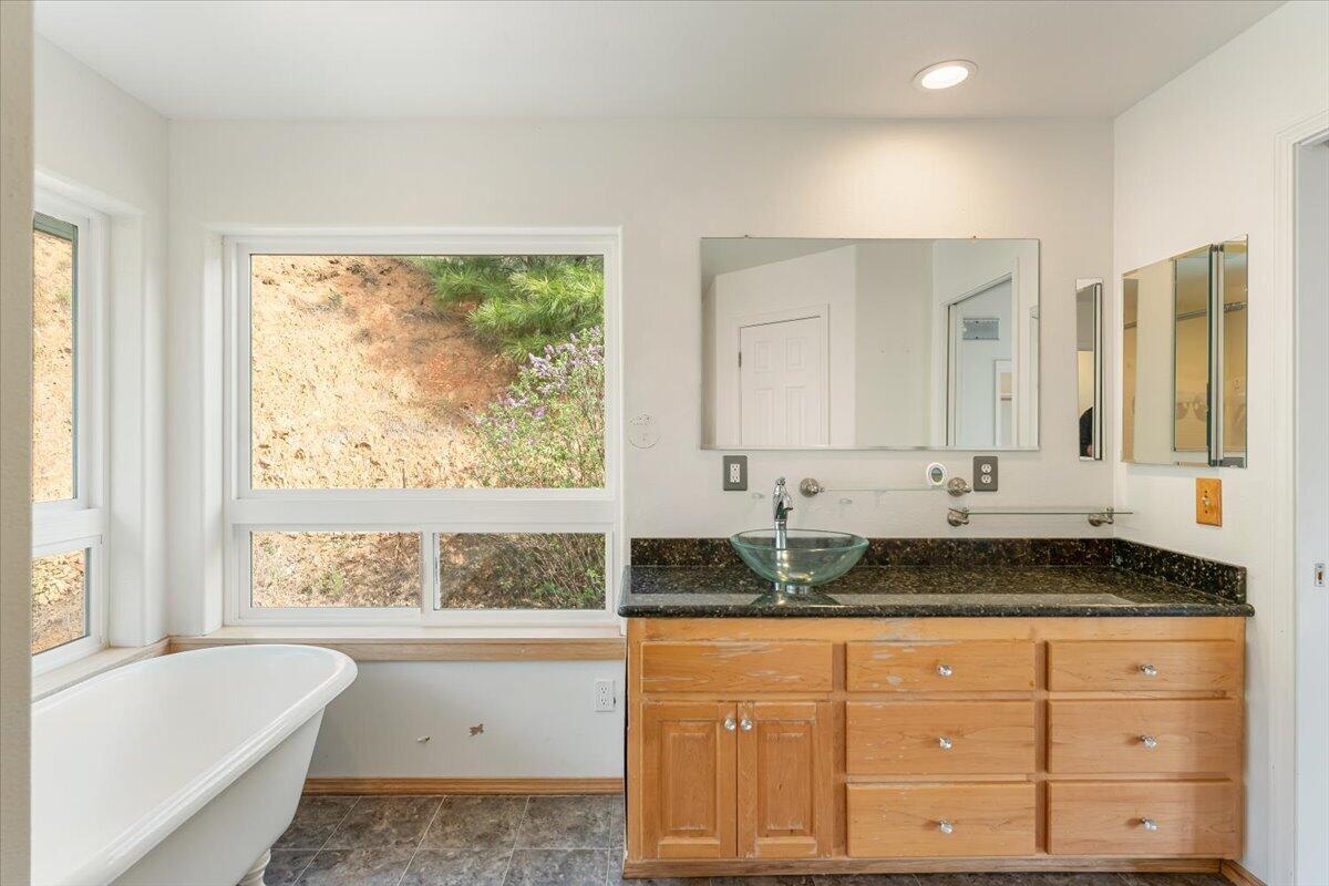 23500 Little Slate Creek Road Lakehead, CA 96051 - Photo 15 of 33 15-23500 Little Slate Creek Rd 15