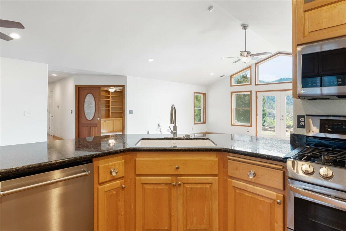 23500 Little Slate Creek Road Lakehead, CA 96051 - Photo 9 of 33 09-23500 Little Slate Creek Rd 9