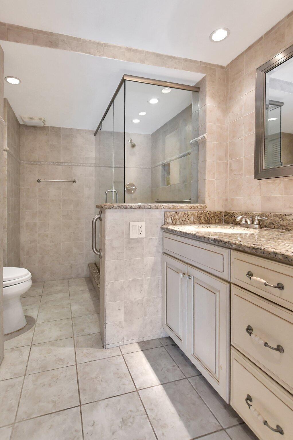 5900 Northeast 7th Avenue, Unit 105N Boca Raton, FL 33487 - Photo 15 of 30 11-web-or-mls-DSC_0106