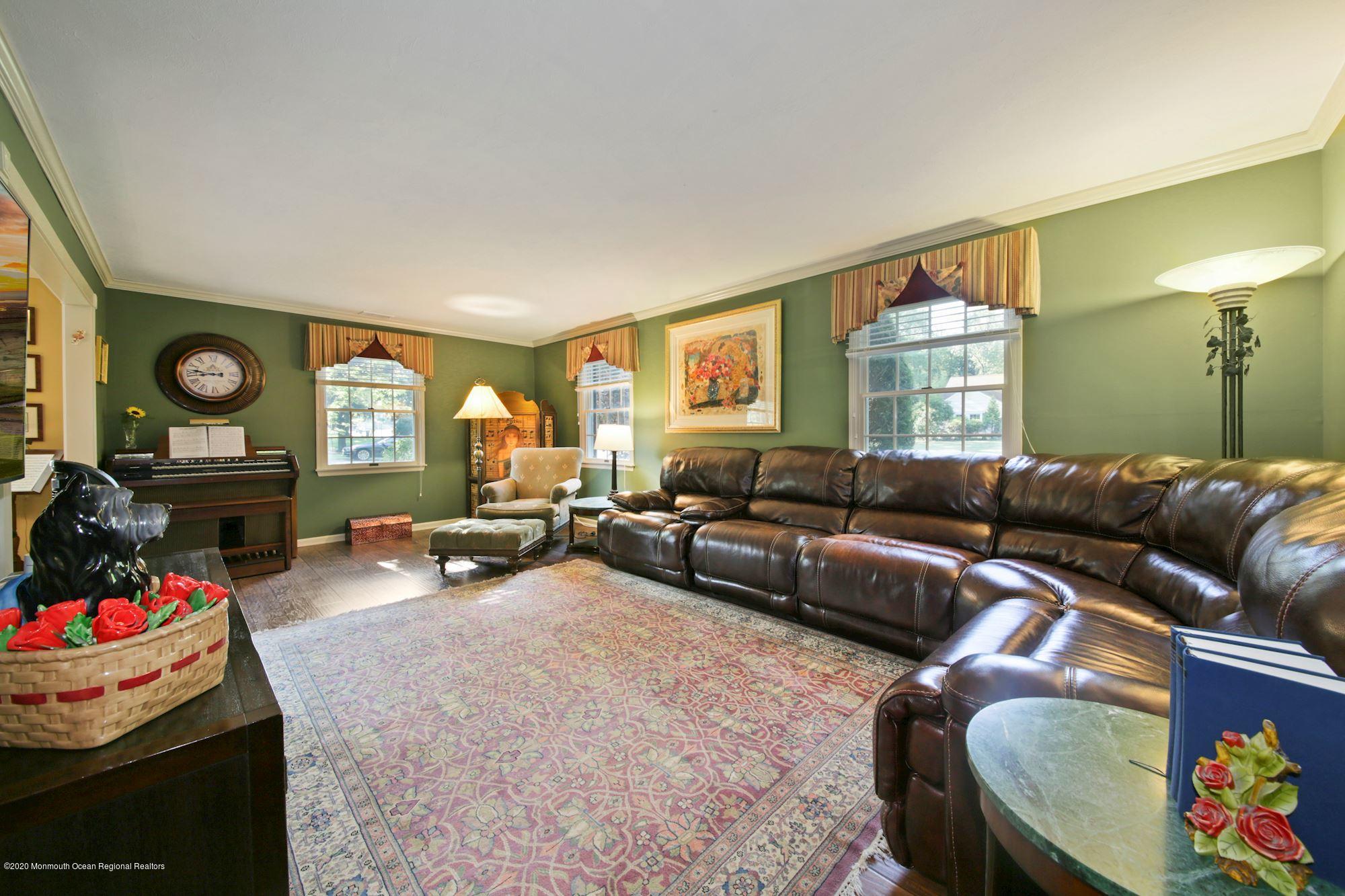 12 Belaire Road Marlboro, NJ 07746 - Photo 3 of 23 Great Room