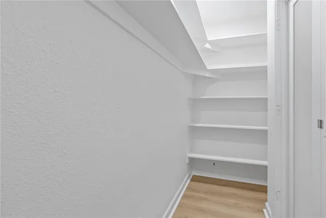 $650,000 | 7019 West 69th Terrace, Overland Park, KS 66204