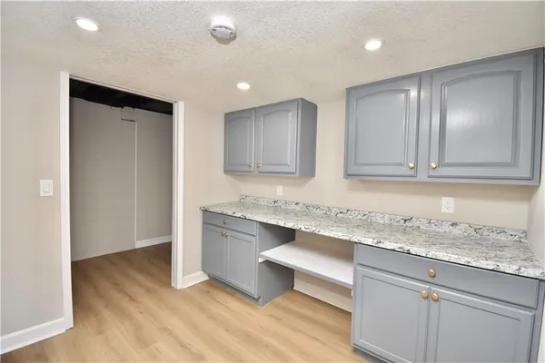 $650,000 | 7019 West 69th Terrace, Overland Park, KS 66204