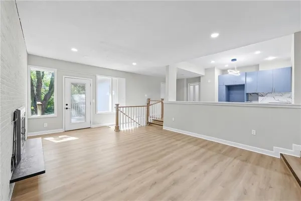 $650,000 | 7019 West 69th Terrace, Overland Park, KS 66204