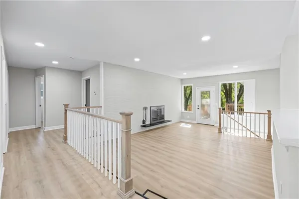$650,000 | 7019 West 69th Terrace, Overland Park, KS 66204