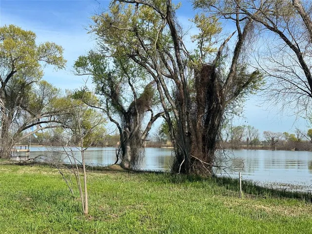 $58,000 | 5096 Waterfront Road, Kerens, TX 75144