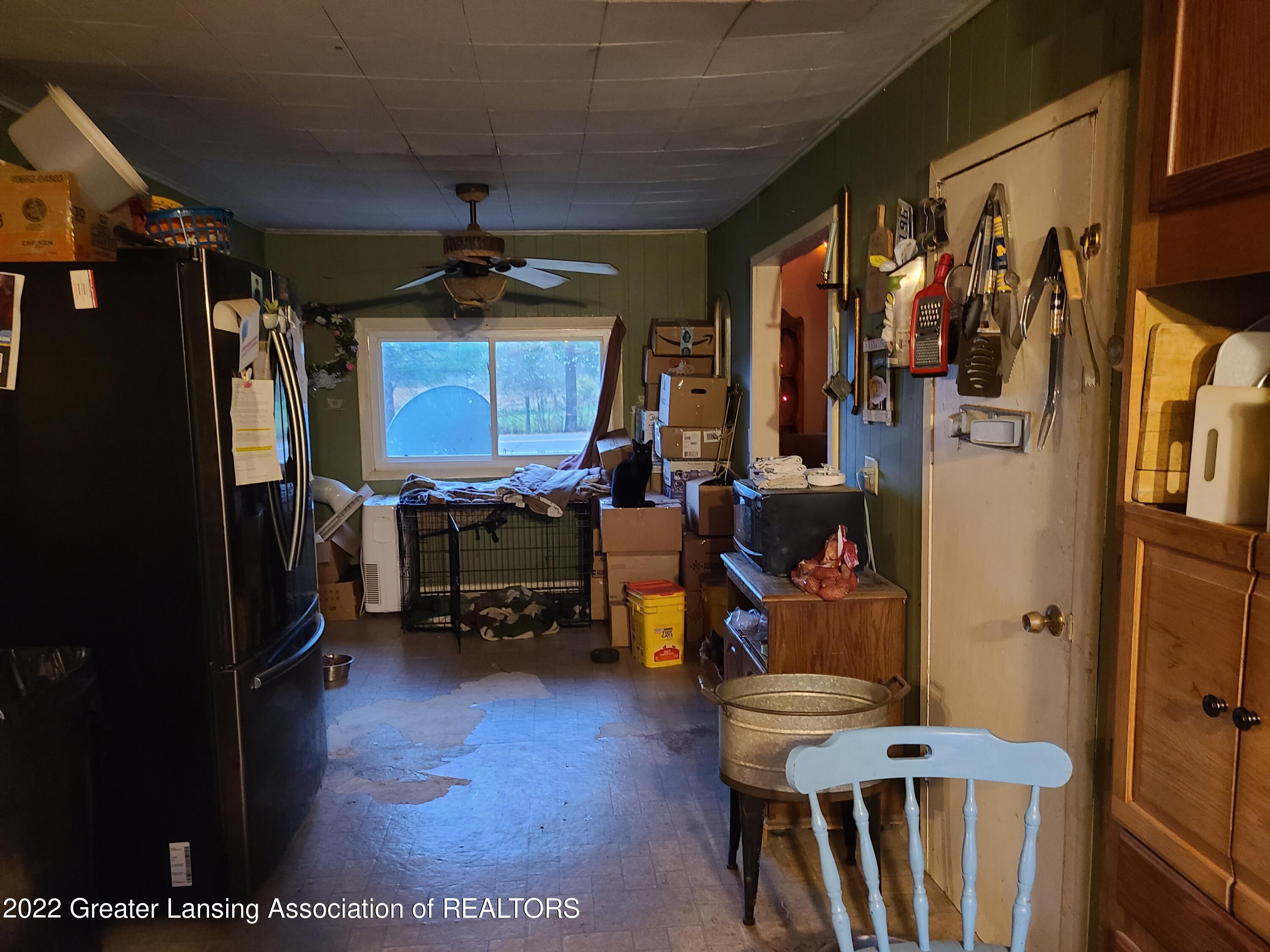 21548 Junction Road Bellevue, MI 49021 - Photo 11 of 15 20221026_183141
