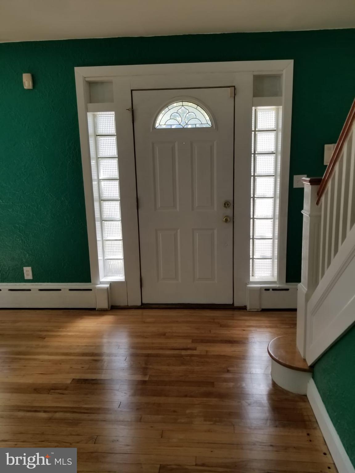 408 Sutherland Road Ewing, NJ 08618 - Photo 4 of 19 Gallery Image 4
