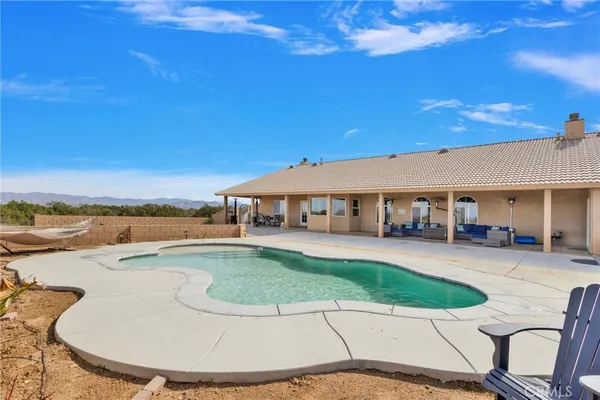 $1,060,000 | 12290 Larch Road, Oak Hills, CA 92344