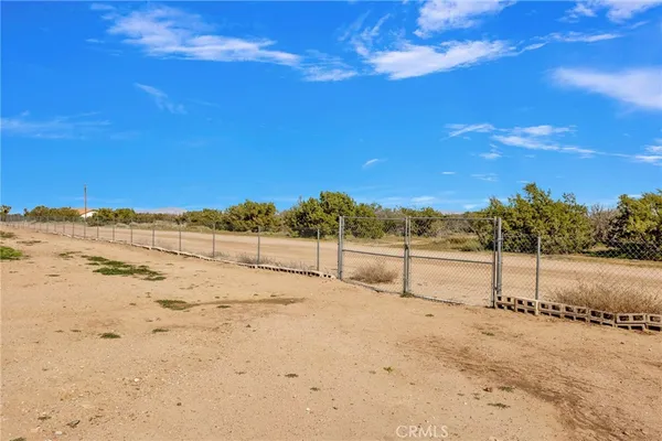 $1,060,000 | 12290 Larch Road, Oak Hills, CA 92344