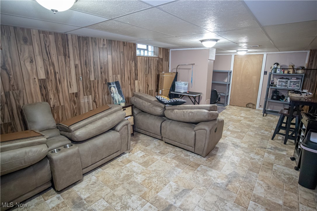 3689 Pennington Road Cleveland, OH 44120 - Photo 3 of 30 Gallery Image 3