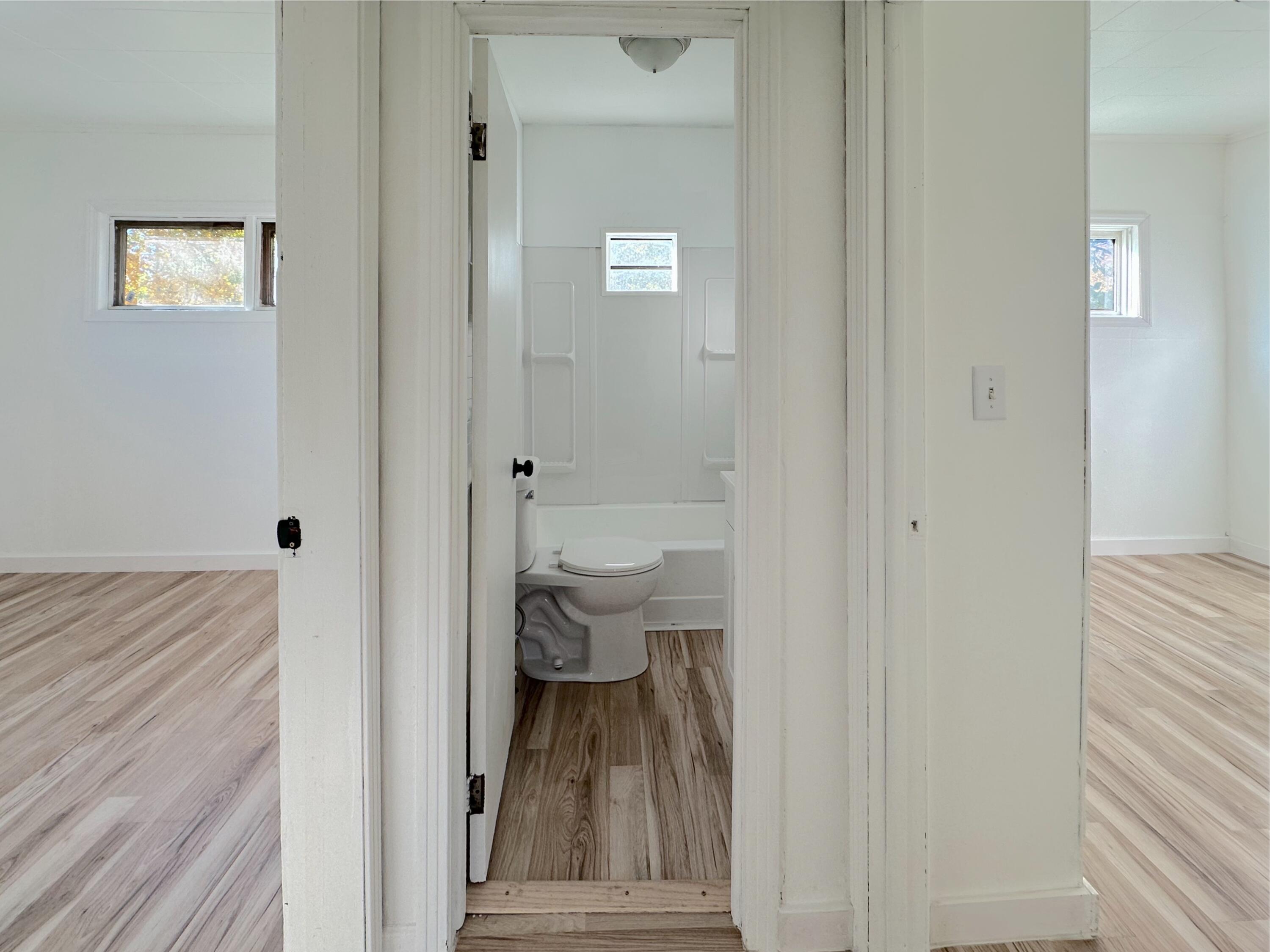 653 Orchard Avenue, Unit 5 Muskegon, MI 49442 - Photo 14 of 30 IMG_8531