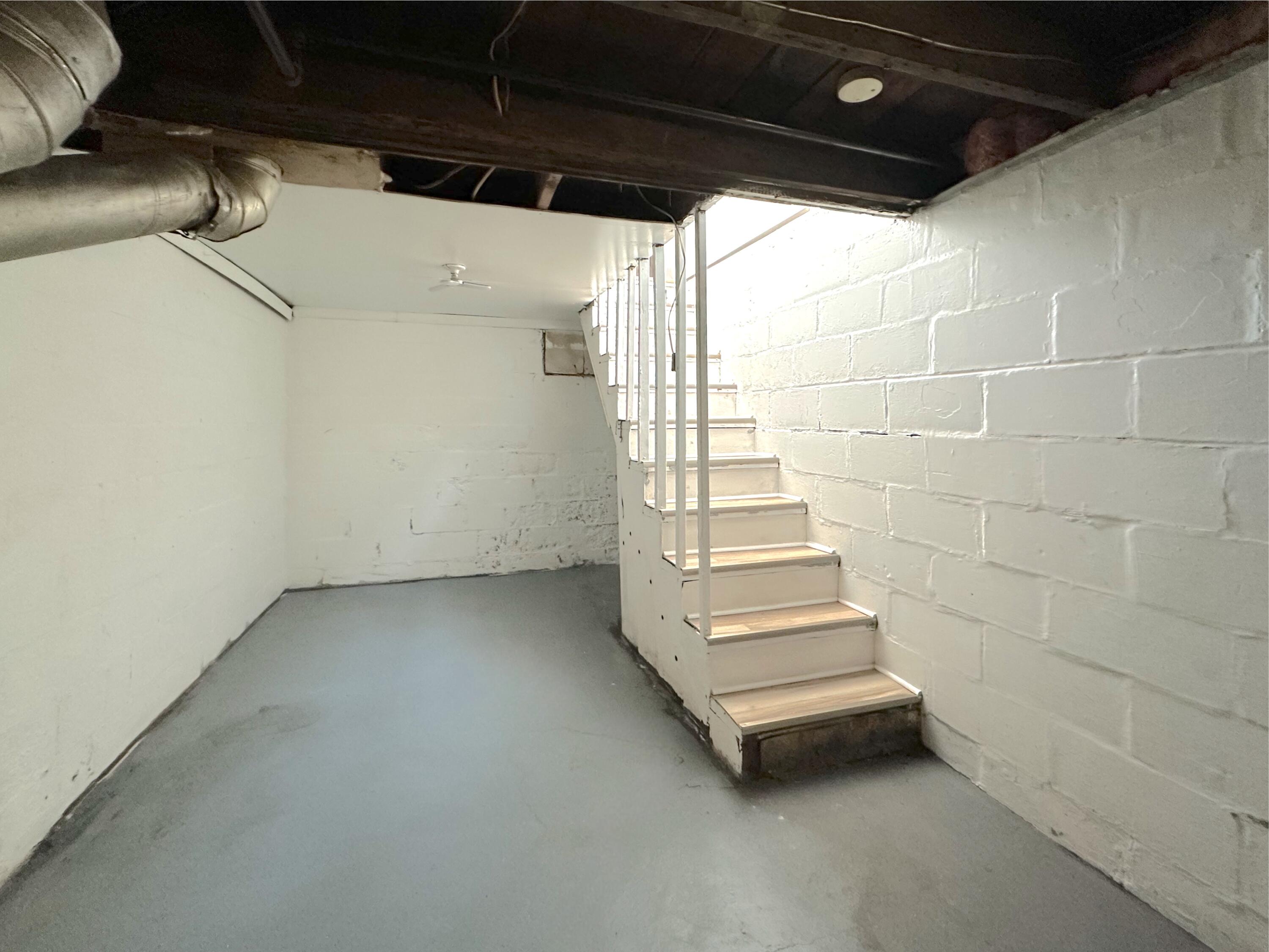 653 Orchard Avenue, Unit 5 Muskegon, MI 49442 - Photo 22 of 30 IMG_8509