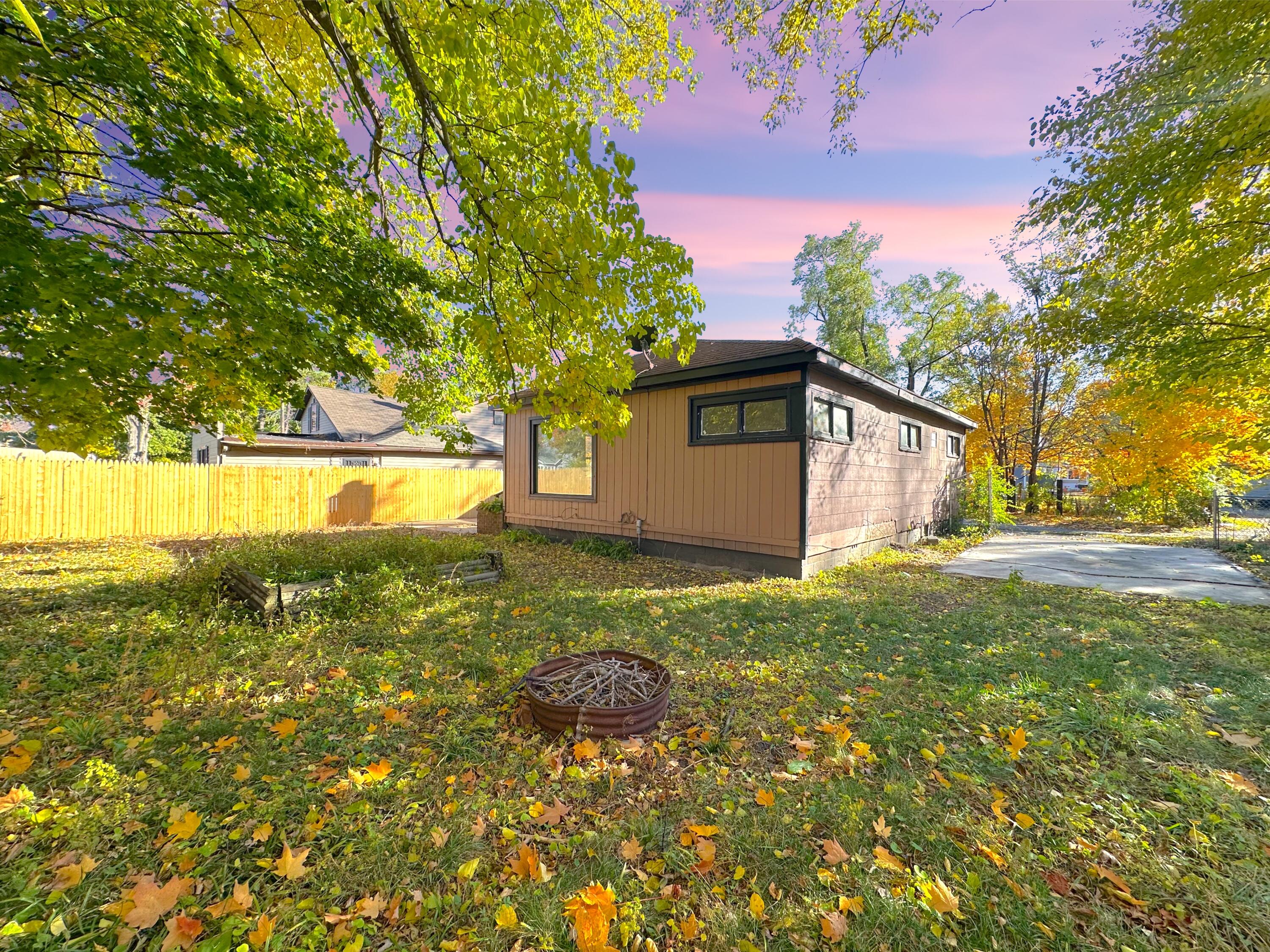 653 Orchard Avenue, Unit 5 Muskegon, MI 49442 - Photo 25 of 30 IMG_8537