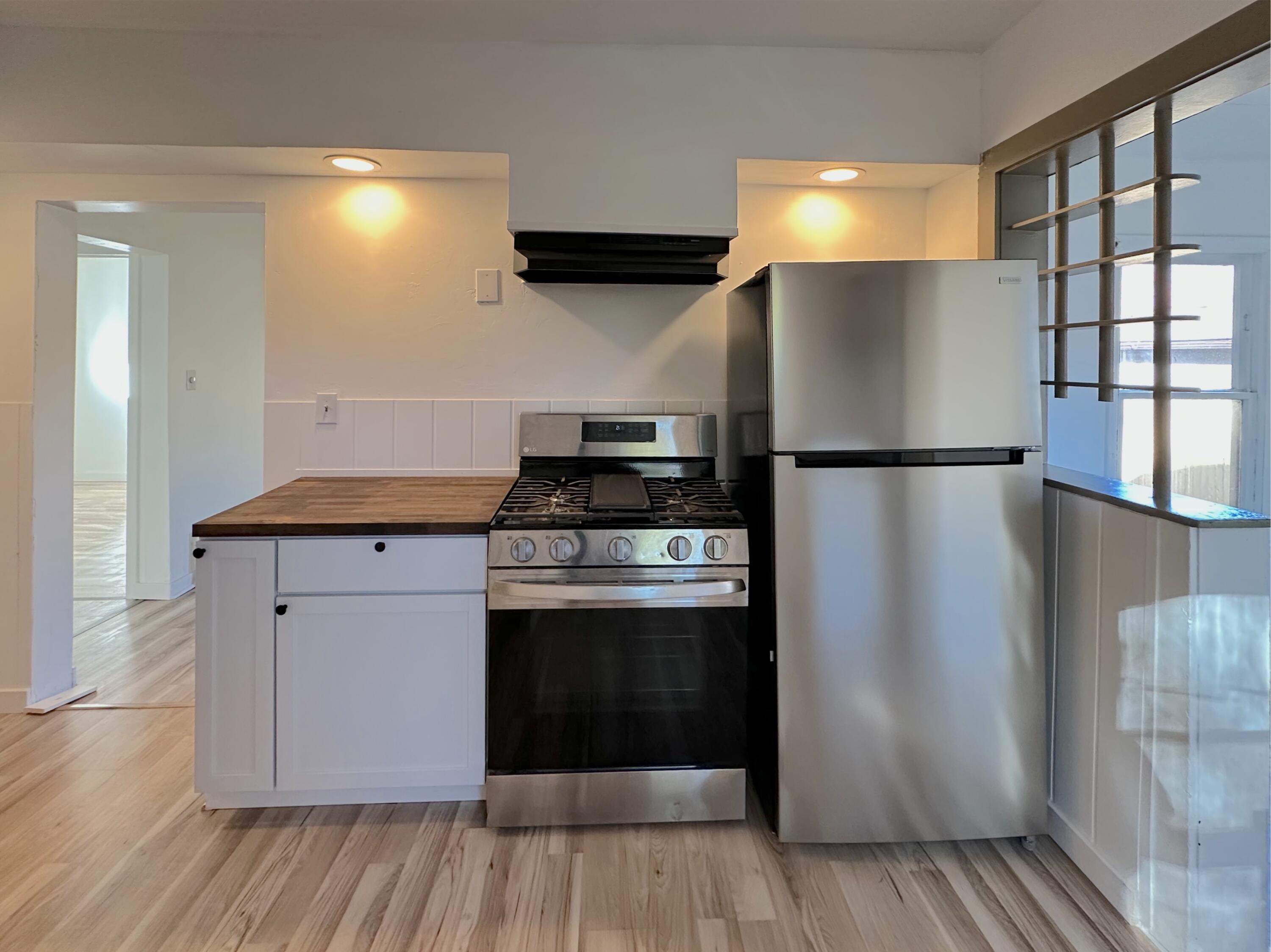 653 Orchard Avenue, Unit 5 Muskegon, MI 49442 - Photo 8 of 30 IMG_8517