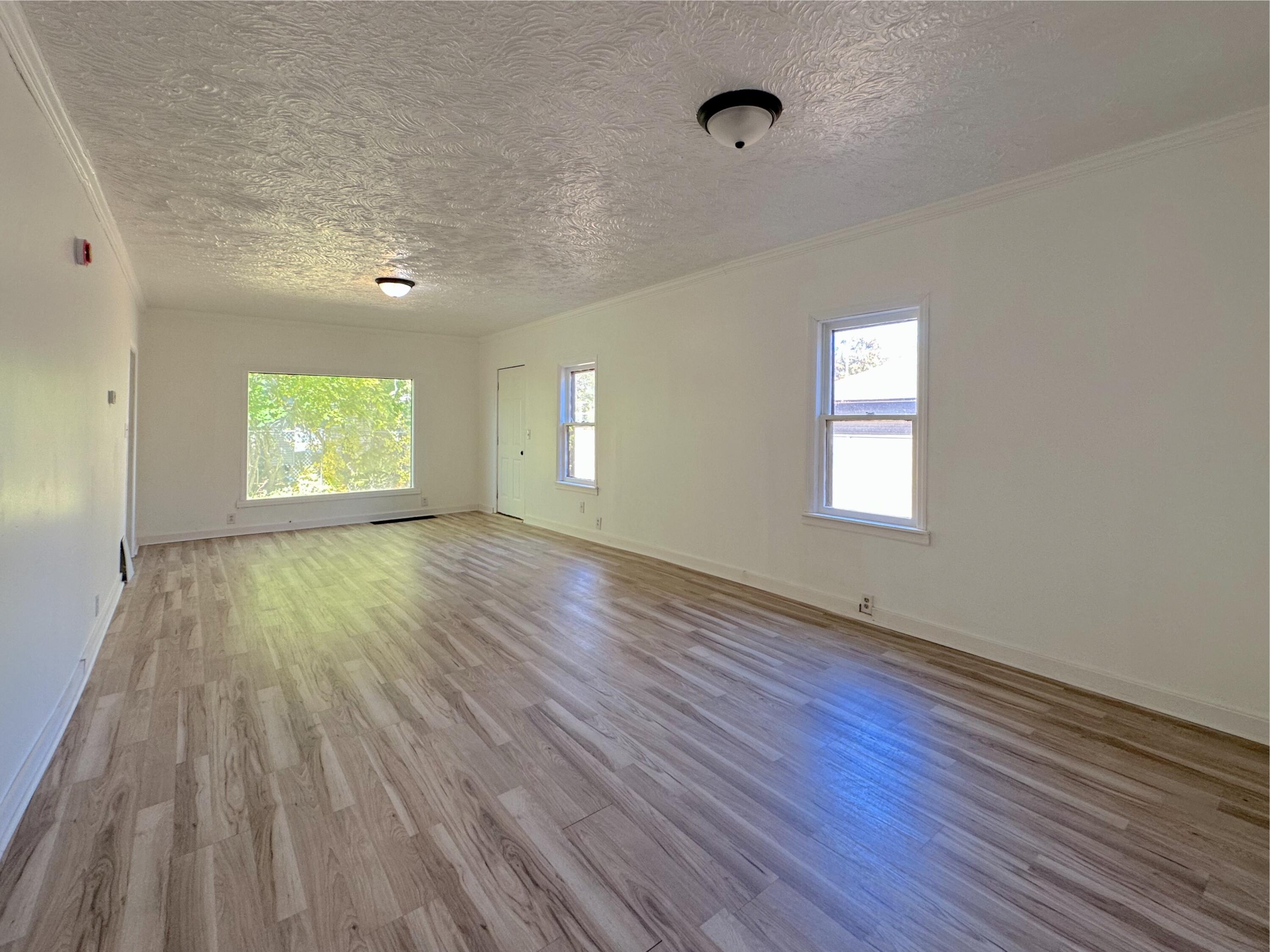 653 Orchard Avenue, Unit 5 Muskegon, MI 49442 - Photo 10 of 30 IMG_8512