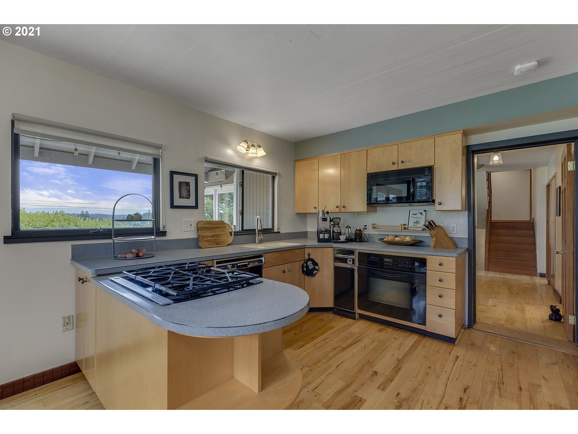 17125 South Hattan Road Oregon City, OR 97045 - Photo 10 of 31 Gallery Image 10