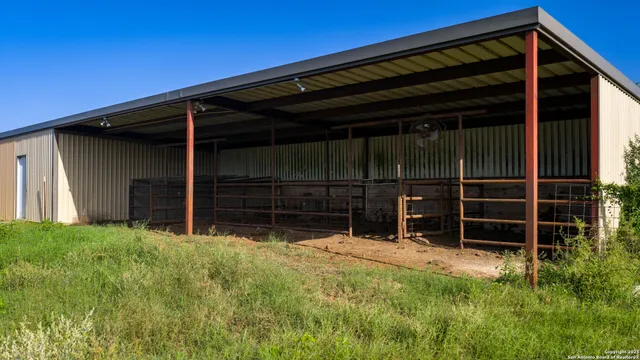 $1,199,000 | 2387 Farm To Market Road 537, Floresville, TX 78114