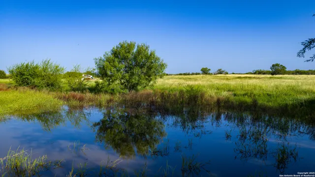 $1,199,000 | 2387 Farm To Market Road 537, Floresville, TX 78114