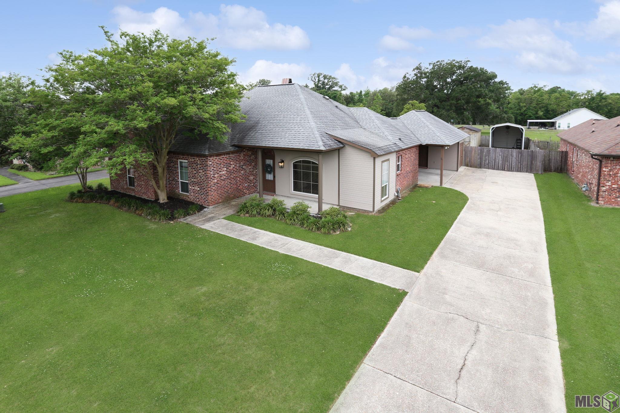 13499 Paces Pointe Drive Gonzales, LA 70737 - Photo 3 of 14