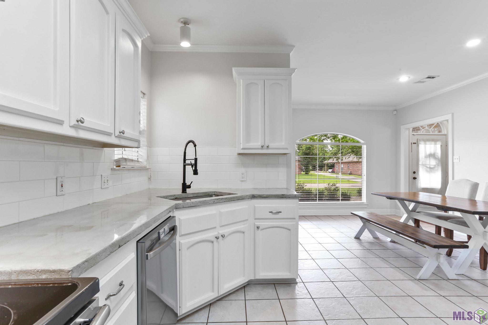 13499 Paces Pointe Drive Gonzales, LA 70737 - Photo 7 of 14