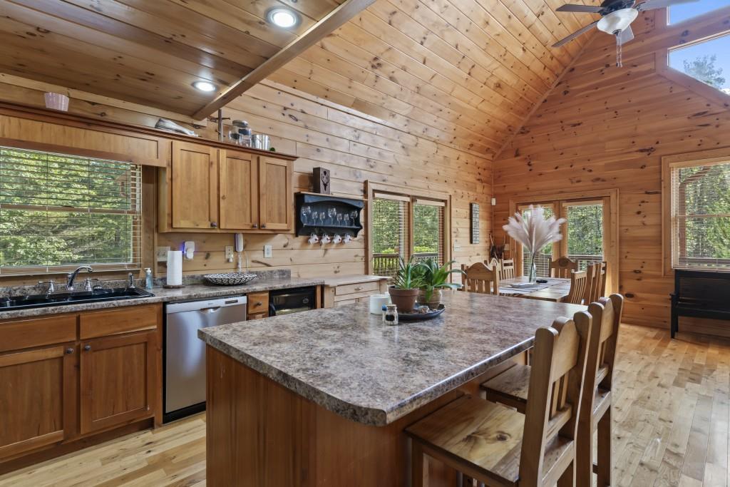 45 Whispering Lane Blue Ridge, GA 30513 - Photo 11 of 39 Gallery Image 11