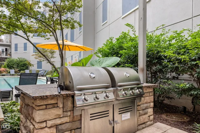 a picture of city view