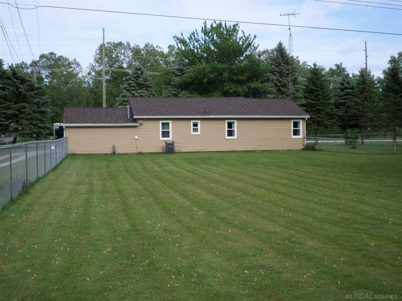 5151 Parker Road Fort Gratiot, MI 48059 - Photo 32 of 36 31383810-34.JPG