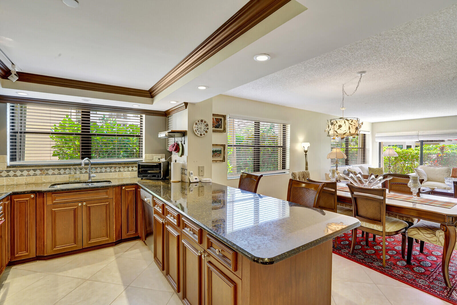 372 Golfview Road, Unit 103 North Palm Beach, FL 33408 - Photo 4 of 33 Kitchen