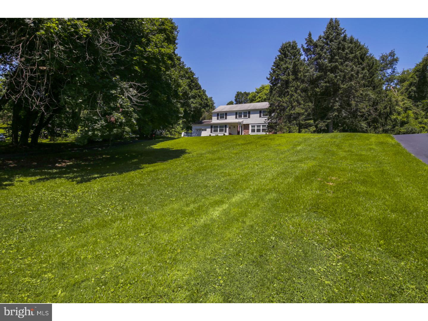 21 Hillendale Road Chadds Ford, PA 19317 - Photo 2 of 25 Exterior Front