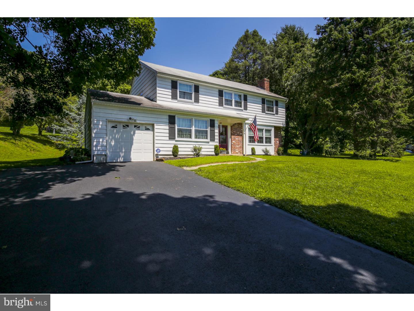 21 Hillendale Road Chadds Ford, PA 19317 - Photo 3 of 25 Exterior Front