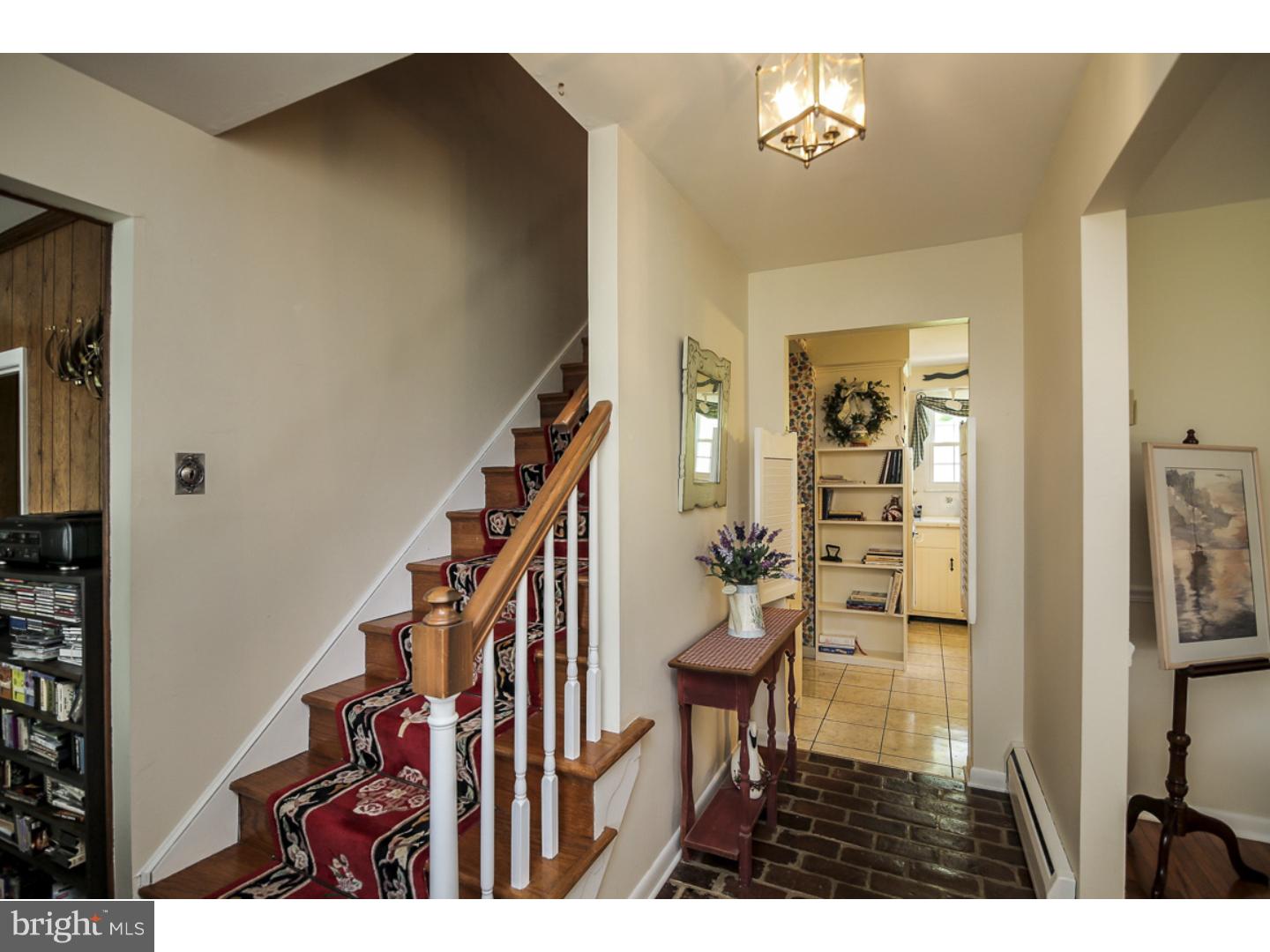 21 Hillendale Road Chadds Ford, PA 19317 - Photo 4 of 25 Foyer