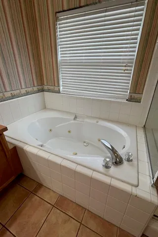 $2,100 | 4909 Park View Court, Tallahassee, FL 32311