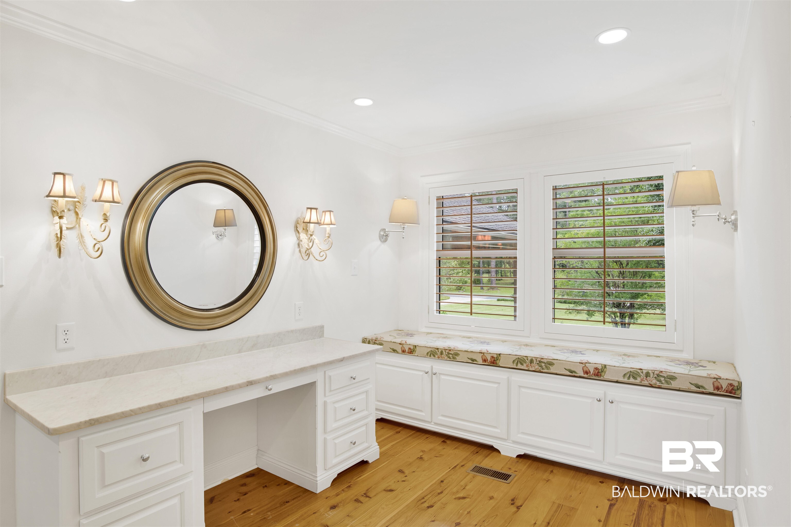 16864 Ferry Rd Circle Fairhope, AL 36532 - Photo 42 of 68 Bathroom featuring crown molding, wood finished floors, and recessed lighting