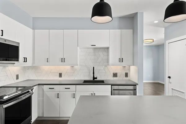 $3,895 | 54 Auburn Street, Unit 100, Brookline, MA 02446