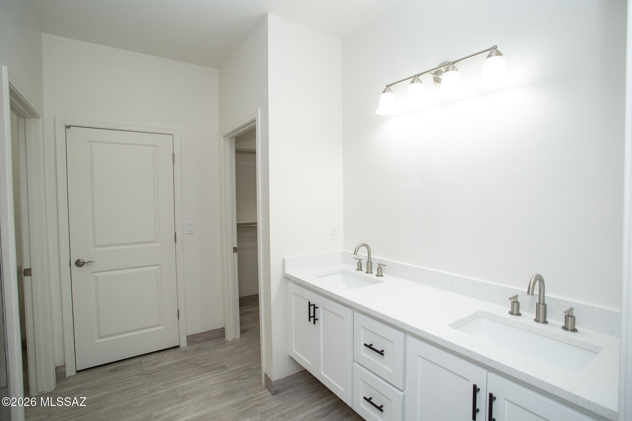 1770 Via Lorena Rio Rico, AZ 85648 - Photo 8 of 21 Primary Bathroom