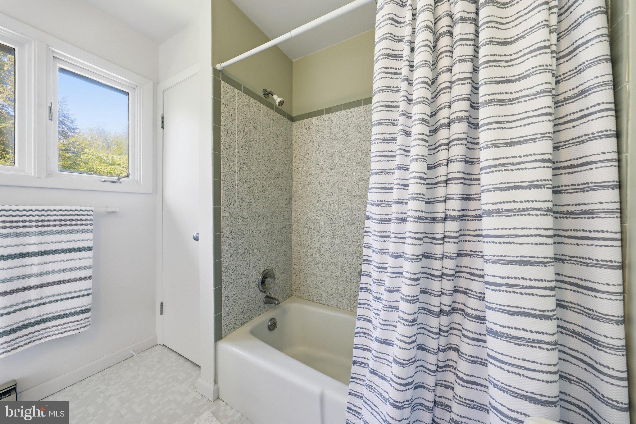 8315 Rocky Springs Road Frederick, MD 21702 - Photo 21 of 72 Primary Bathroom