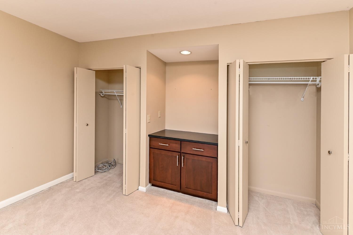 2444 Madison Road, Unit 1409 Cincinnati, OH 45208 - Photo 19 of 40