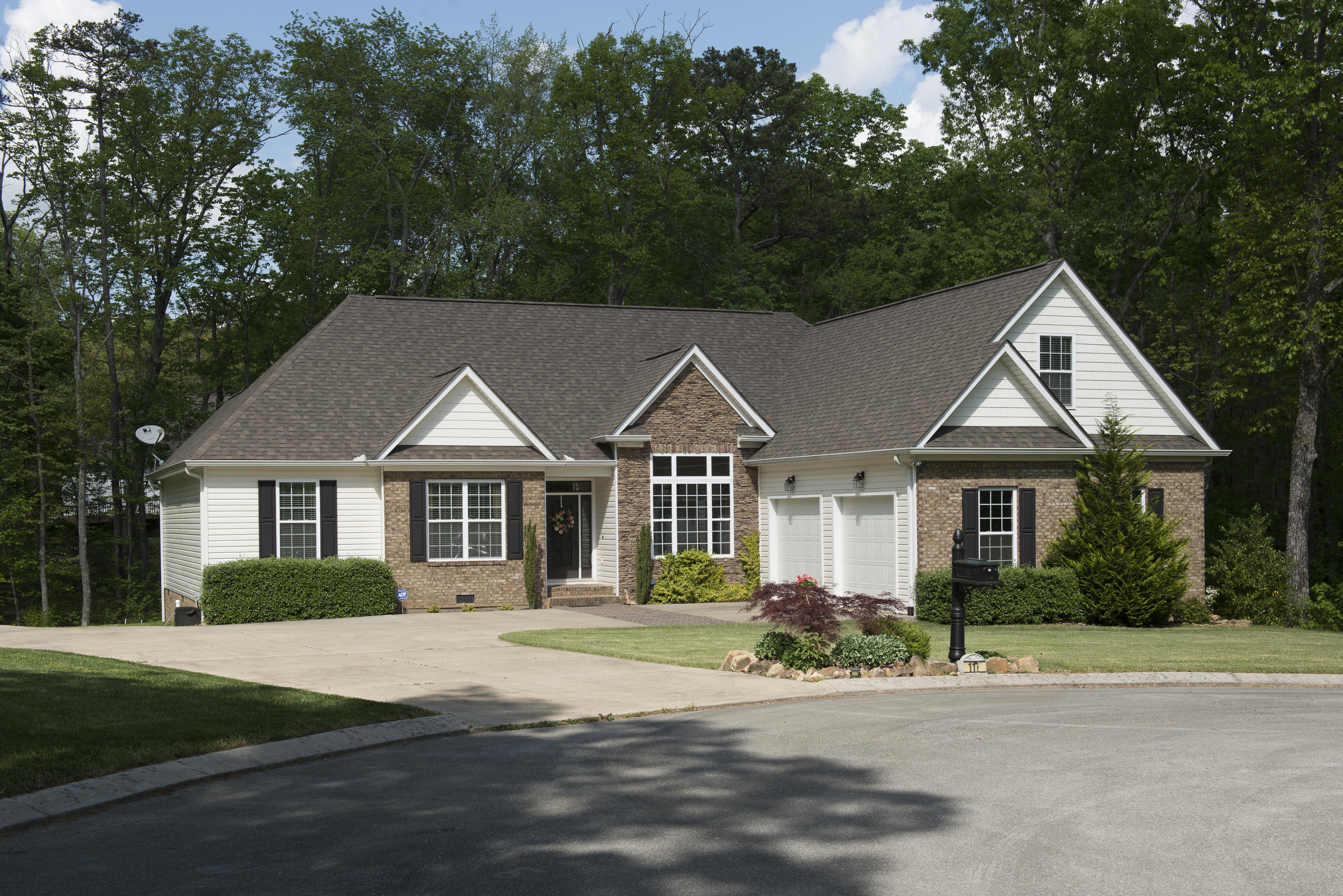 117 Wade Road, Unit E Signal Mountain, TN 37377 - Photo 2 of 43 117 Wade Rd E
