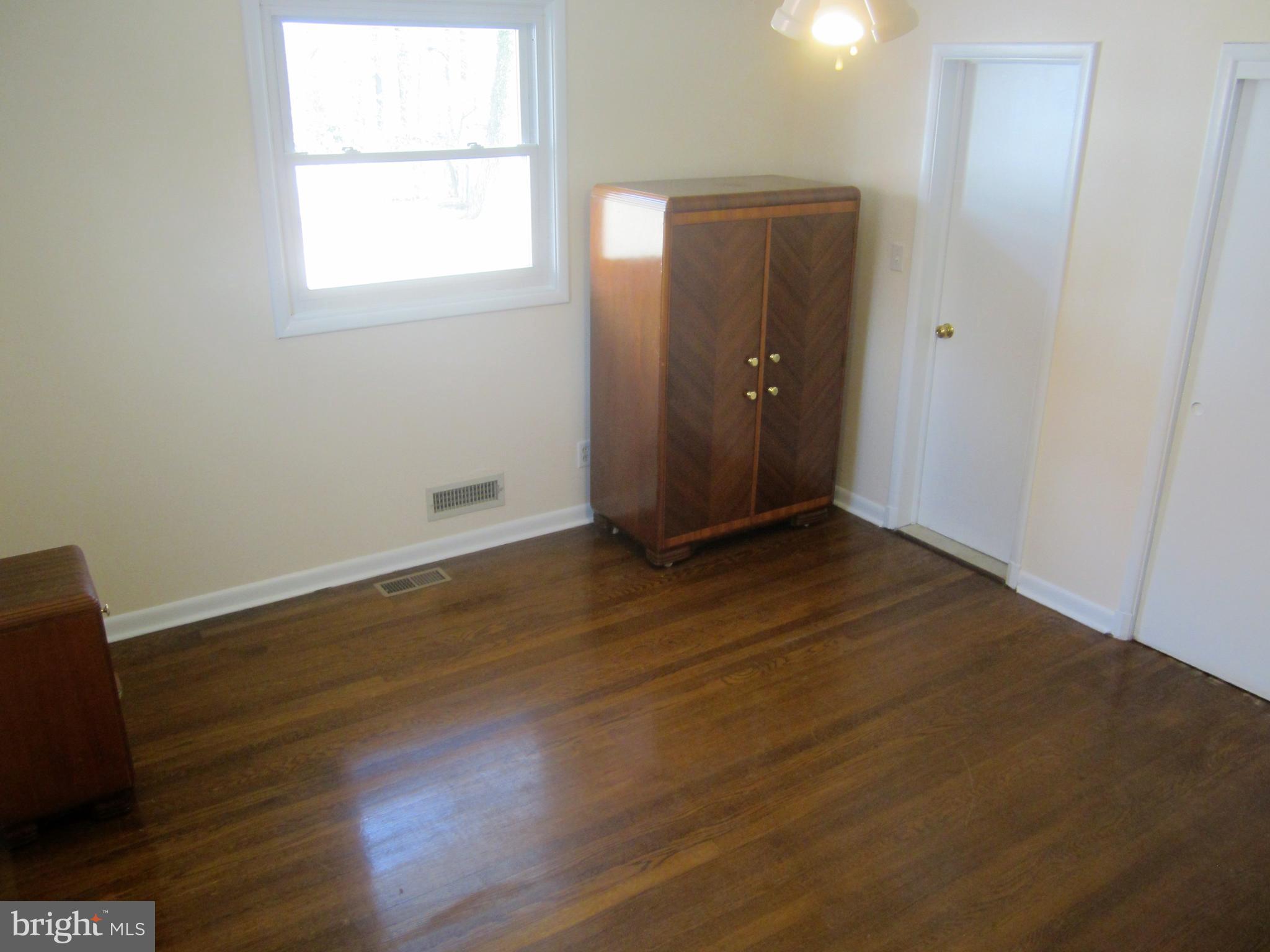 419 Nottingham Road Baltimore, MD 21229 - Photo 11 of 26 Master Bedroom