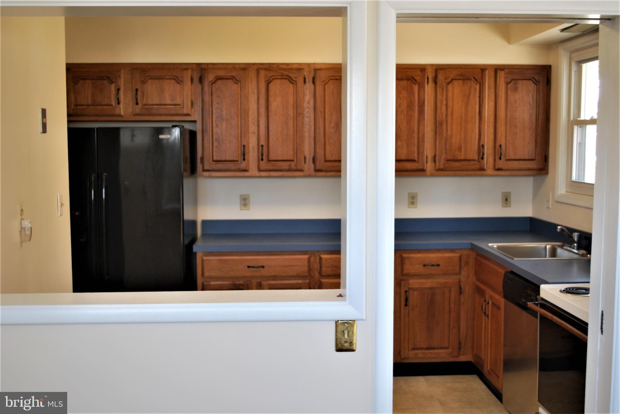 419 Nottingham Road Baltimore, MD 21229 - Photo 4 of 26 Kitchen