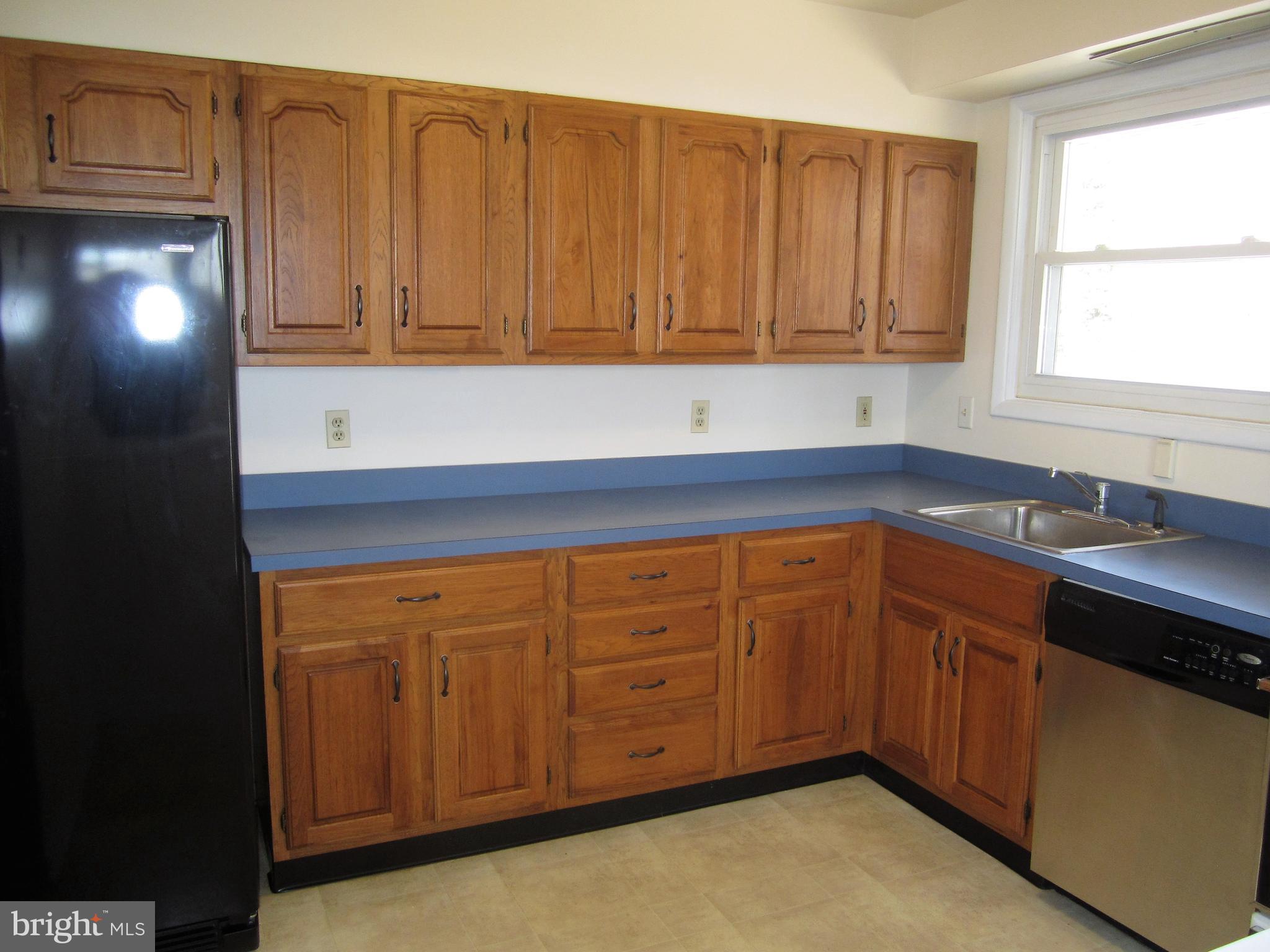 419 Nottingham Road Baltimore, MD 21229 - Photo 5 of 26 Kitchen