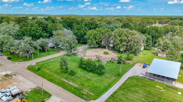 $48,000 | 204 East 3rd Street, Urich, MO 64788