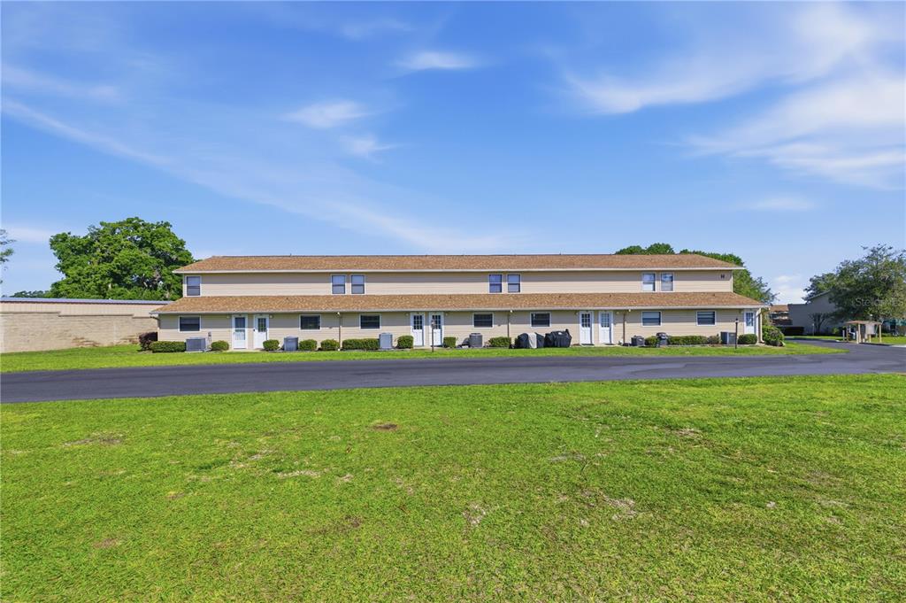 11001 Southeast Sunset Harbor Road, Unit H49 Summerfield, FL 34491 - Photo 27 of 37