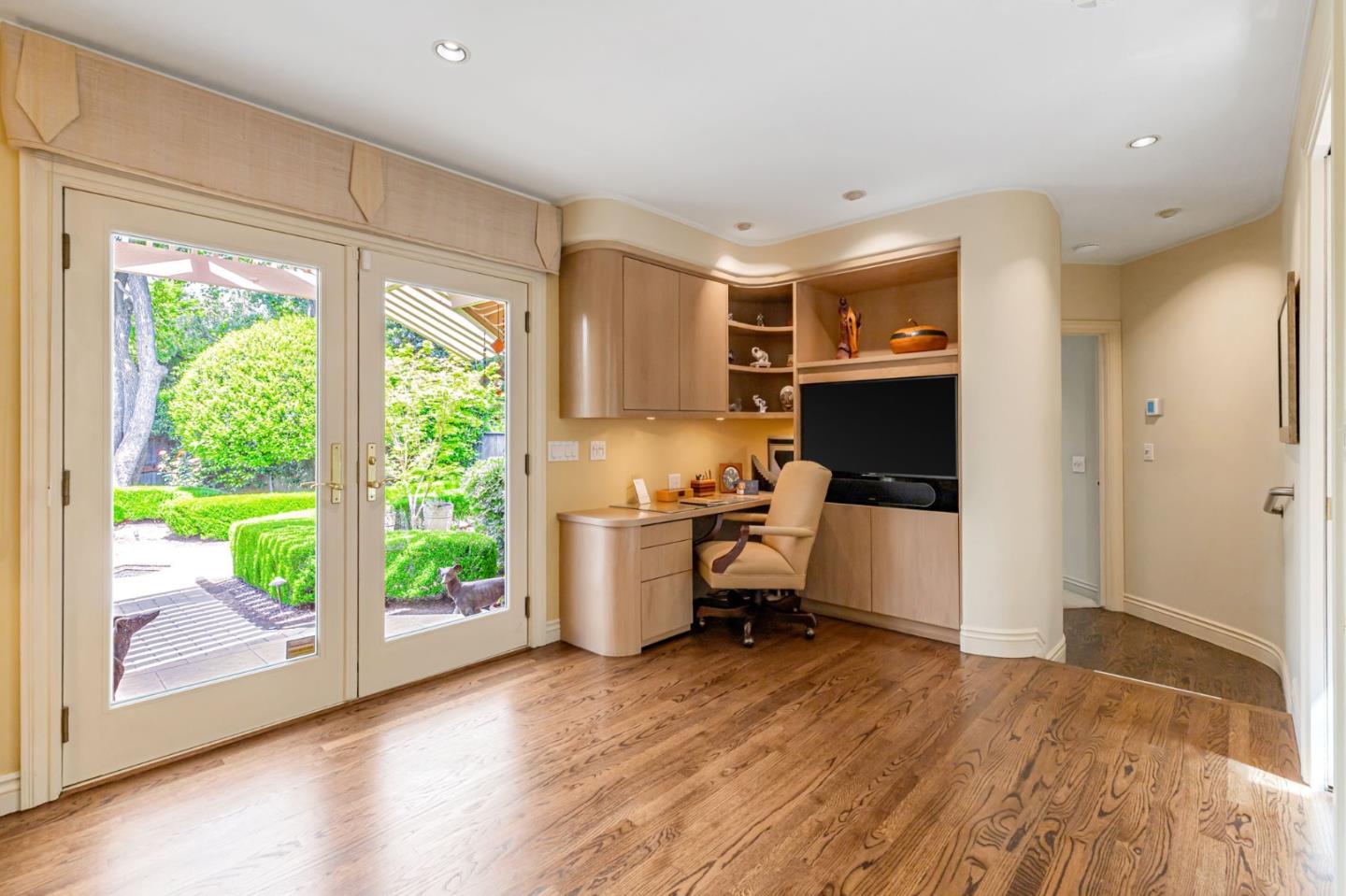 3231 Fieldcrest Drive Sacramento, CA 95821 - Photo 23 of 95