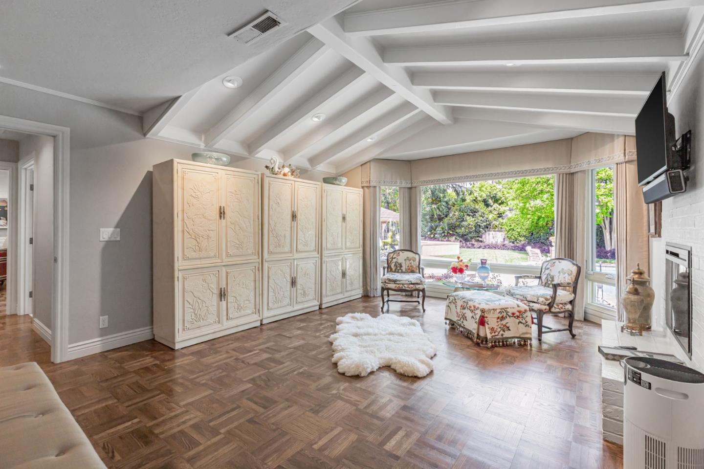 3231 Fieldcrest Drive Sacramento, CA 95821 - Photo 41 of 95 a living room with furniture and a large window